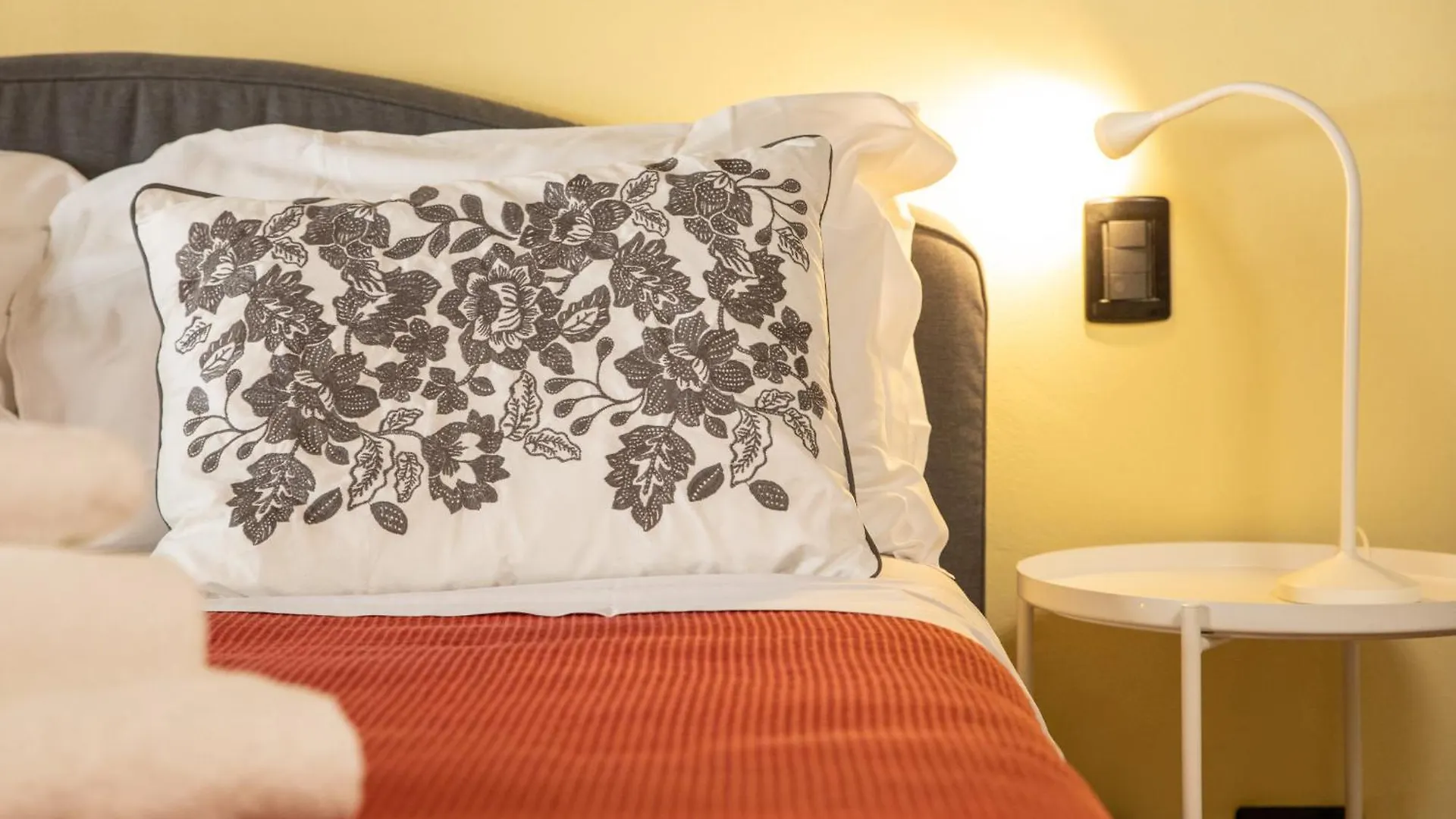 Apartamento La Casa Di Riccardo Cosy In Center Town Lucca 0*,  Italia